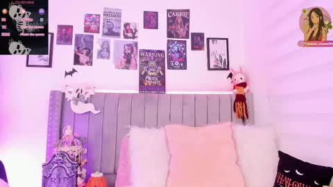 vanesa_moon_ online show from 11/01/25, 12:01