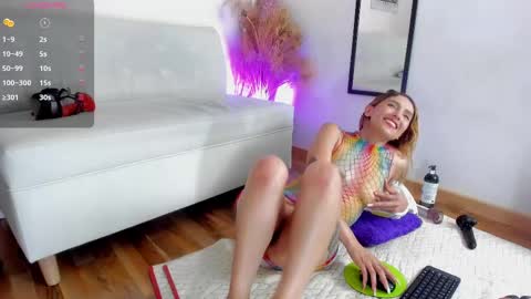 Snapshot of vanessa_gonzaless chatting on 02/28/25, 07:48 Vanessa online show from 02/28/25, 07:48