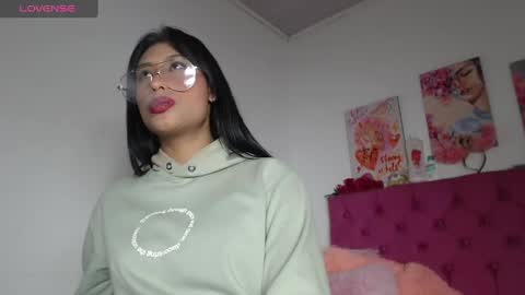 Snapshot of vanessa_lovea chatting on 02/26/25, 05:31 Vanessa online show from 02/26/25, 05:31