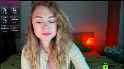 Snapshot of vanessa_maes chatting on 12/10/24, 01:54 Vanessa Maes online show from 12/10/24, 01:54
