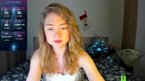 Snapshot of vanessa_maes chatting on 12/23/24, 11:49 Vanessa Maes online show from 12/23/24, 11:49