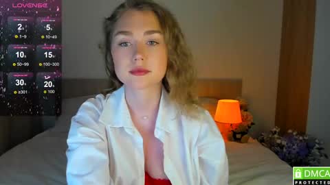 Snapshot of vanessa_maes chatting on 02/23/25, 12:51 Vanessa Maes online show from 02/23/25, 12:51