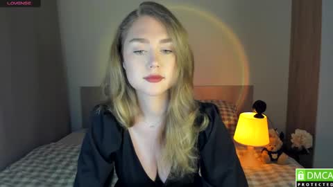 Snapshot of vanessa_maes chatting on 03/05/25, 11:27 Vanessa Maes online show from 03/05/25, 11:27