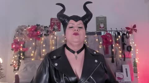 Vanessa online show from 12/28/24, 03:04