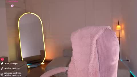 vanessa sexxy online show from 11/18/25, 02:39