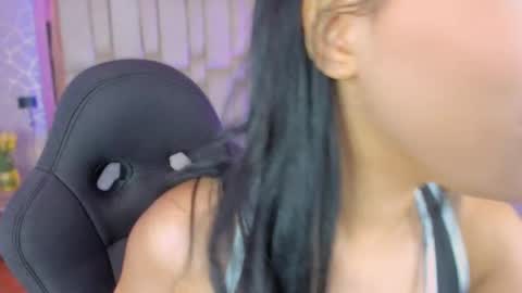 Snapshot of vanessaduval chatting on 09/15/25, 03:50 vanessaduval online show from 09/15/25, 03:50