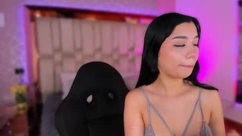 vanessaduval online show from 10/12/25, 03:49