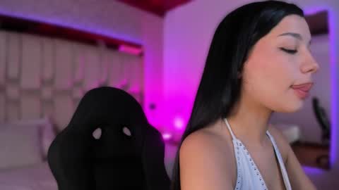 vanessaduval online show from 10/13/25, 03:50