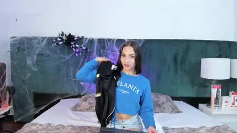 Snapshot of vanessaparis_ chatting on 10/26/25, 08:37 Vanessa Sexy Paris online show from 10/26/25, 08:37