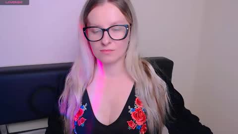 Mia online show from 10/09/25, 06:44