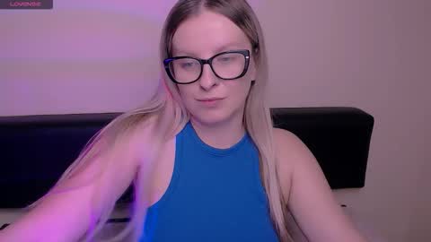 Mia online show from 10/20/25, 07:20