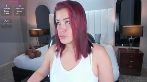 Snapshot of vanitysex chatting on 01/15/25, 11:43 Karine online show from 01/15/25, 11:43