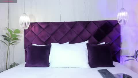 V A N N E S A   online show from 10/25/25, 12:02