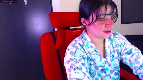 Vanesa online show from 10/13/25, 10:54