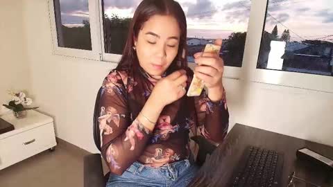 Victoria online show from 10/18/25, 11:00