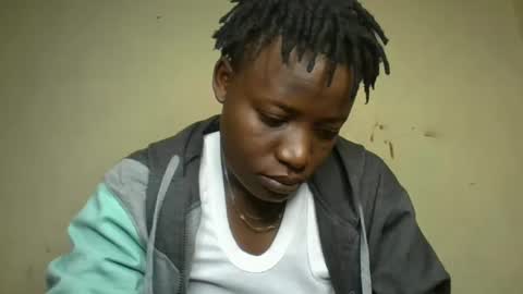 Snapshot of vee_tommy chatting on 12/02/24, 03:47 Vee tommy online show from 12/02/24, 03:47