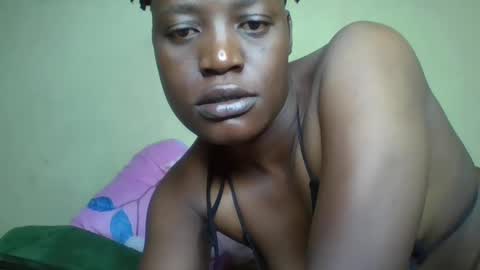 Snapshot of vee_tommy chatting on 12/06/24, 12:45 Vee tommy online show from 12/06/24, 12:45