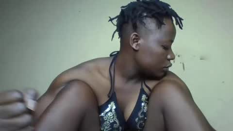 Snapshot of vee_tommy chatting on 12/08/24, 03:21 Vee tommy online show from 12/08/24, 03:21