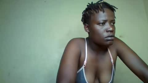 Snapshot of vee_tommy chatting on 01/03/25, 01:47 Vee tommy online show from 01/03/25, 01:47