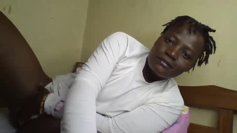 Snapshot of vee_tommy chatting on 01/14/25, 12:33 Vee tommy online show from 01/14/25, 12:33