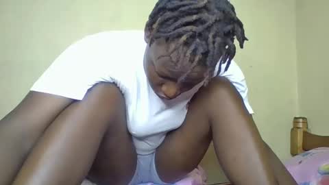 Snapshot of vee_tommy chatting on 01/28/25, 04:08 Vee tommy online show from 01/28/25, 04:08