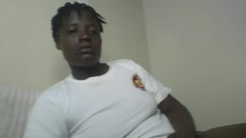 Snapshot of vee_tommy chatting on 02/19/25, 04:11 Vee tommy online show from 02/19/25, 04:11