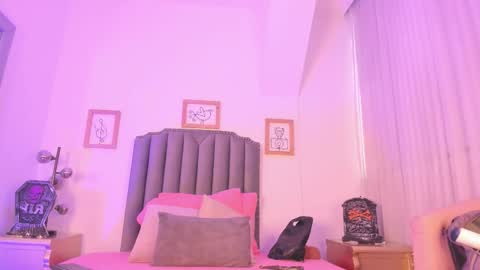   online show from 10/31/25, 11:44