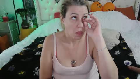 Vegas Dani online show from 10/30/25, 08:38