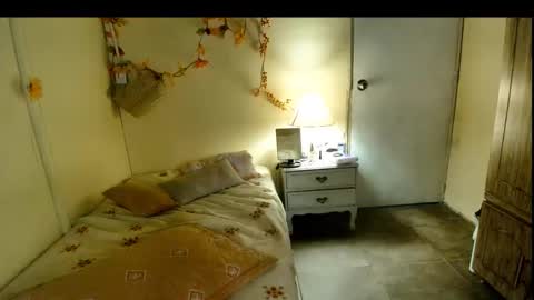 veka_lourens online show from 09/22/25, 07:05