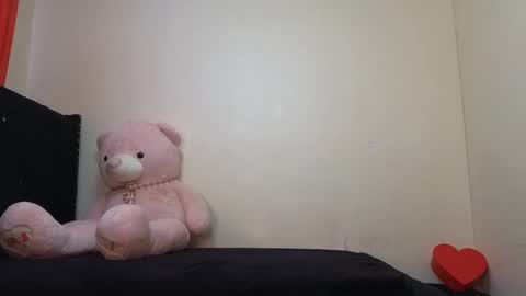 Snapshot of vel_zola chatting on 02/14/25, 04:47 zola online show from 02/14/25, 04:47