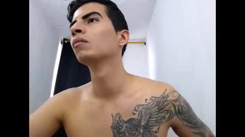 Snapshot of velk_hot1 chatting on 12/19/24, 05:08 velk_hot1 online show from 12/19/24, 05:08