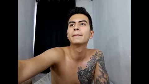 Snapshot of velk_hot1 chatting on 01/18/25, 10:39 velk_hot1 online show from 01/18/25, 10:39