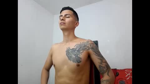Snapshot of velk_hot1 chatting on 02/19/25, 04:44 velk_hot1 online show from 02/19/25, 04:44