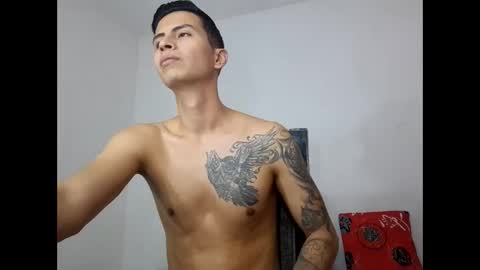 Snapshot of velk_hot1 chatting on 03/06/25, 01:35 velk_hot1 online show from 03/06/25, 01:35