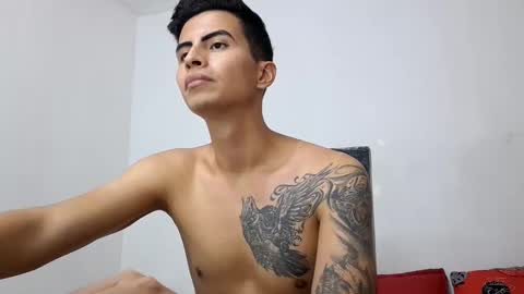 Snapshot of velk_hot1 chatting on 03/08/25, 04:23 velk_hot1 online show from 03/08/25, 04:23