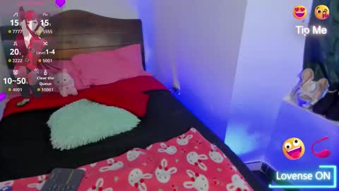 Vella online show from 11/08/25, 03:34