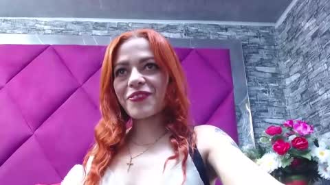 Snapshot of vellaparis chatting on 01/10/25, 12:36 vellaparis online show from 01/10/25, 12:36