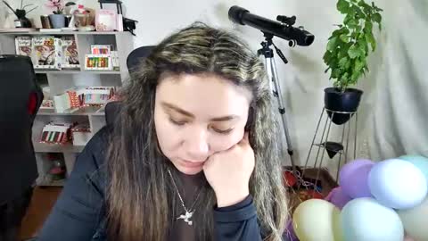 Snapshot of vellarossa chatting on 10/19/25, 04:35 Im VelaI will be Christmas and New Year with my family December 22 to January 13 I will miss you guys. online show from 10/19/25, 04:35