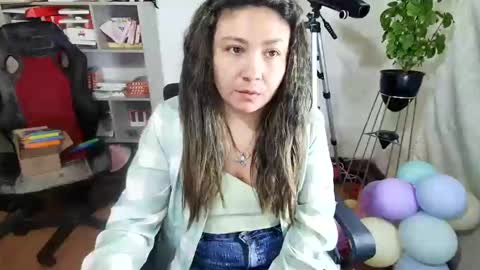 Snapshot of vellarossa chatting on 11/01/25, 05:09 Im VelaI will be Christmas and New Year with my family December 22 to January 13 I will miss you guys. online show from 11/01/25, 05:09