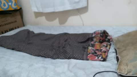 vee online show from 10/18/25, 02:47