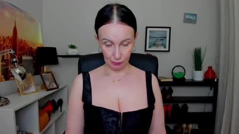 Jasmine online show from 10/16/25, 06:03