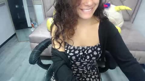 Snapshot of velvet_moon_v chatting on 09/25/25, 01:15 velvet_moon_v online show from 09/25/25, 01:15