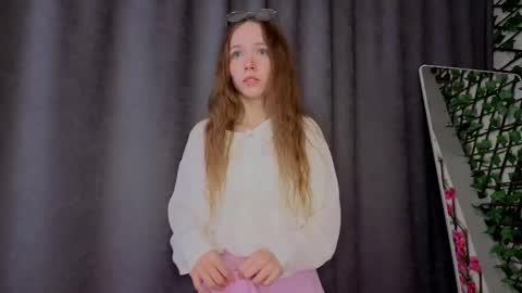 Polly online show from 10/16/25, 08:32