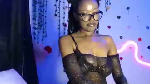 COCO XOXO online show from 10/07/25, 05:15