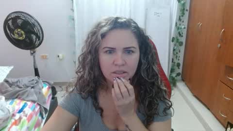 venecasexy44 online show from 09/11/25, 11:21