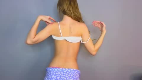 Snapshot of venelopa chatting on 02/16/25, 10:43 Venelopa online show from 02/16/25, 10:43