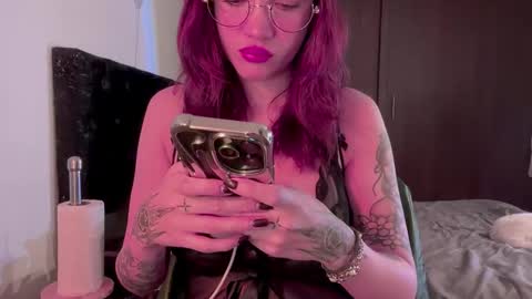 Lanna   online show from 10/21/25, 11:55