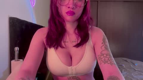 Lanna   online show from 11/04/25, 11:31