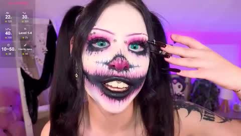 Vivian online show from 10/17/25, 03:20