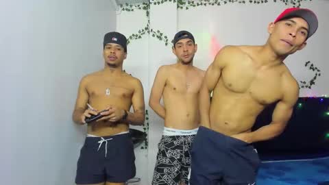 venus_boy2 online show from 11/07/25, 04:23